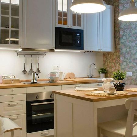 Flowers Apartment Joivy 25 โกโม ภายนอก รูปภาพ
