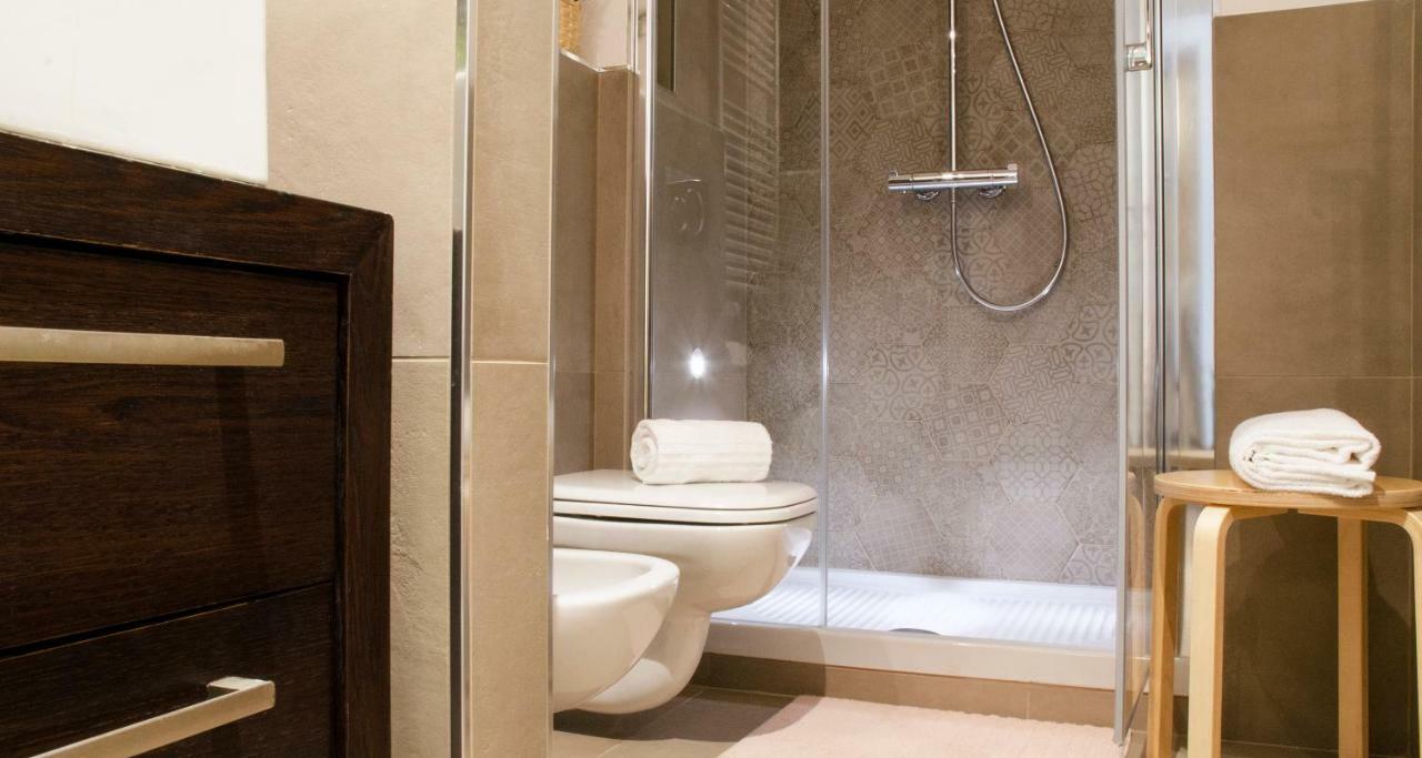 Flowers Apartment Joivy 25 โกโม ภายนอก รูปภาพ