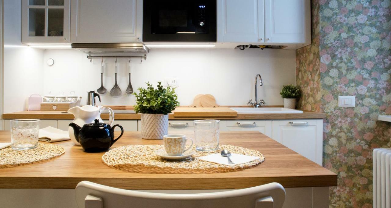 Flowers Apartment Joivy 25 โกโม ภายนอก รูปภาพ
