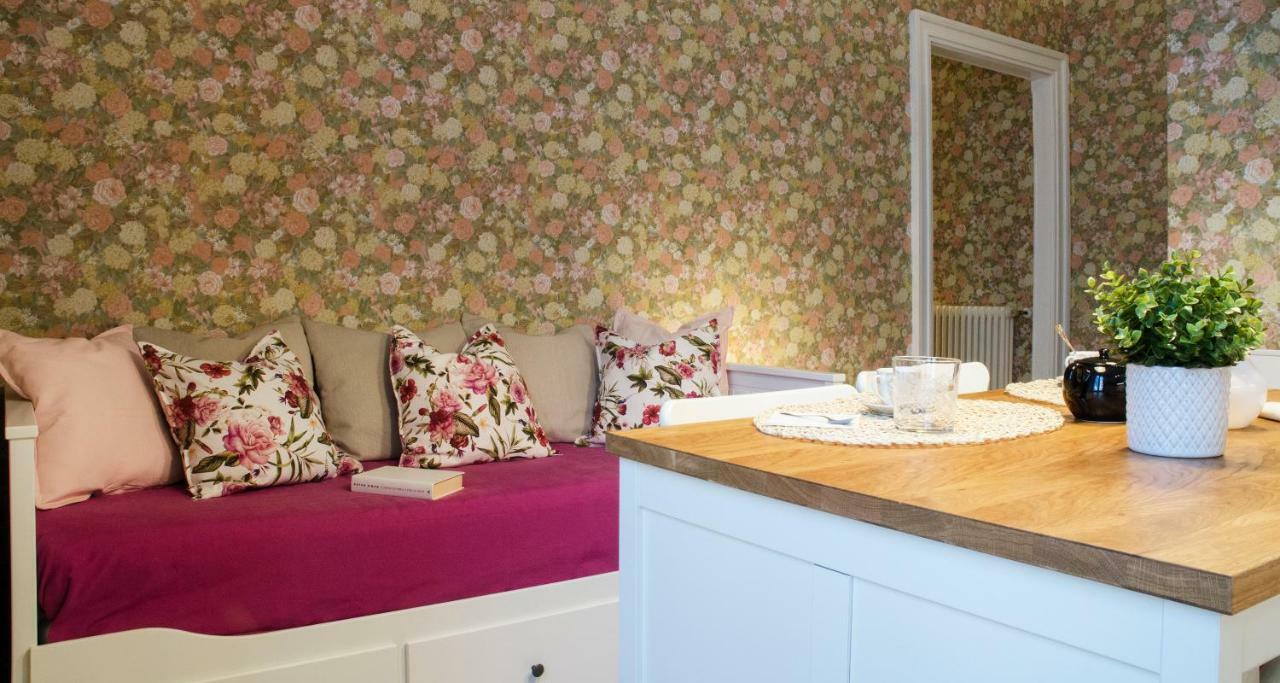 Flowers Apartment Joivy 25 โกโม ภายนอก รูปภาพ