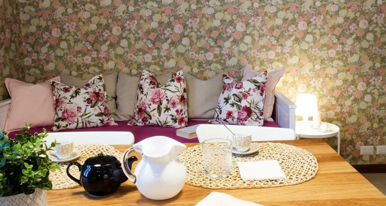 Flowers Apartment Joivy 25 โกโม ภายนอก รูปภาพ