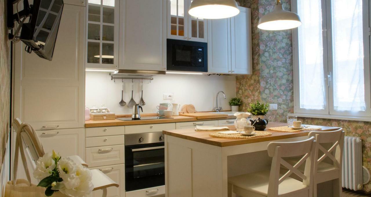 Flowers Apartment Joivy 25 โกโม ภายนอก รูปภาพ