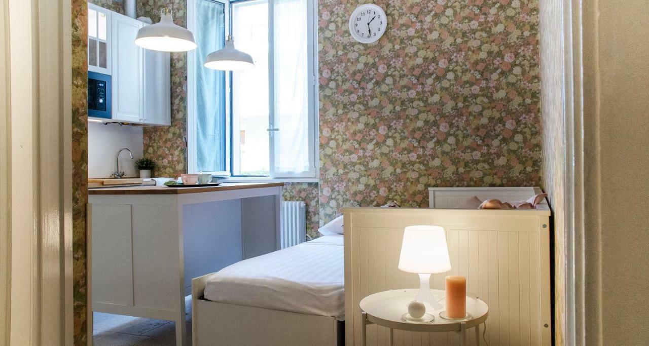 Flowers Apartment Joivy 25 โกโม ภายนอก รูปภาพ