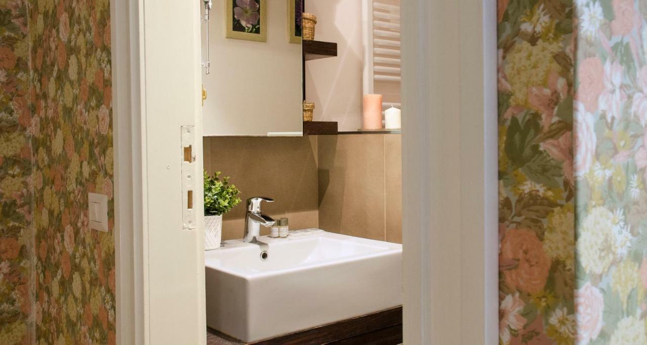 Flowers Apartment Joivy 25 โกโม ภายนอก รูปภาพ